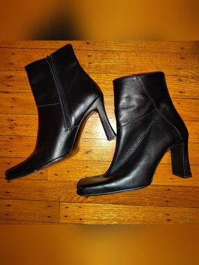 Mango Black Leather Square-Toe Ankle Booties Sz 39